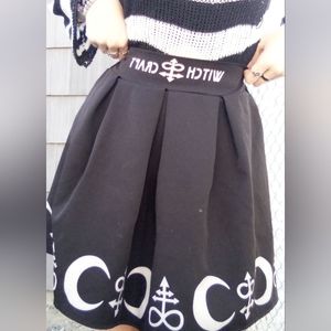 Womens size m witchcraft skirt black and white from amazon